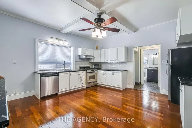 Additional image 11 of 704 Roxborough Ave