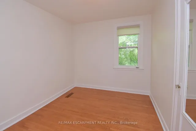 Additional image 28 of 136 Glen Rd