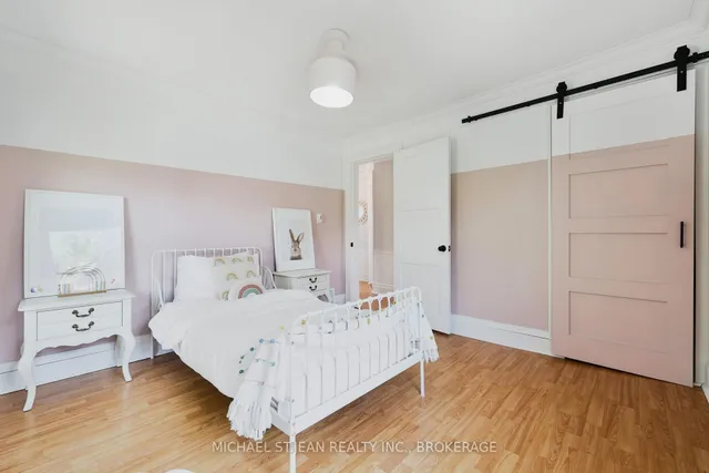 Additional image 24 of 32 Mountain Park Ave