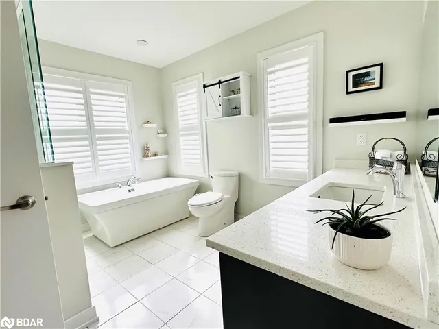 Additional image 34 of 590 North Service Rd Unit 113