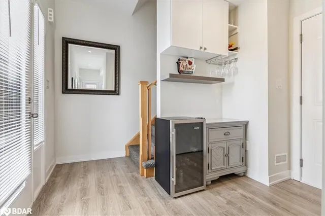 Additional image 9 of 590 North Service Rd Unit 113