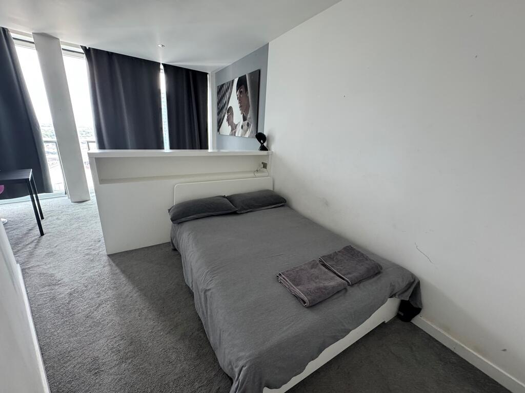 Additional image 3 of Rotunda Studio 1/9