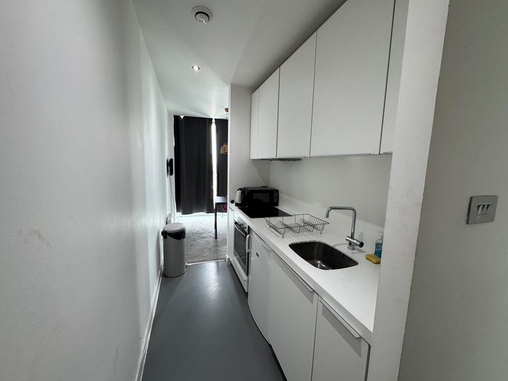 Additional image 2 of Rotunda Studio 1/9