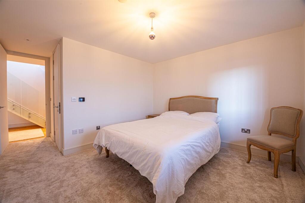 Additional image 14 of 2 Bedroom Penthouse, Waterfront Walk, Birmingham