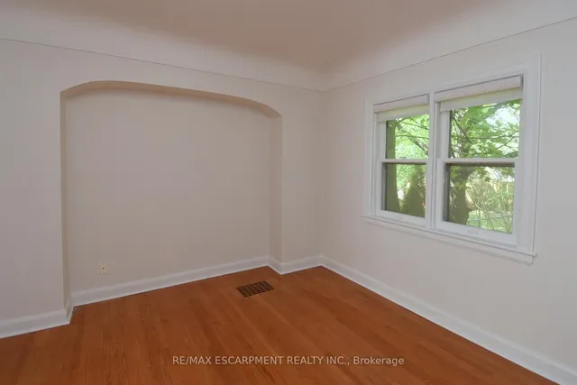 Additional image 13 of 136 Glen Rd