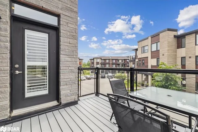 Additional image 19 of 590 North Service Rd Unit 113