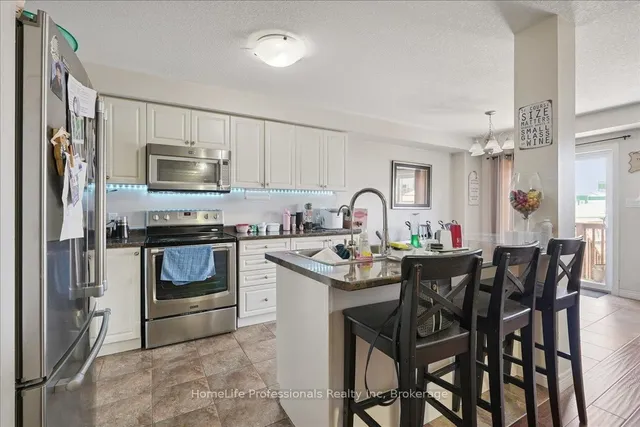 Additional image 10 of 85 Charleswood Cres