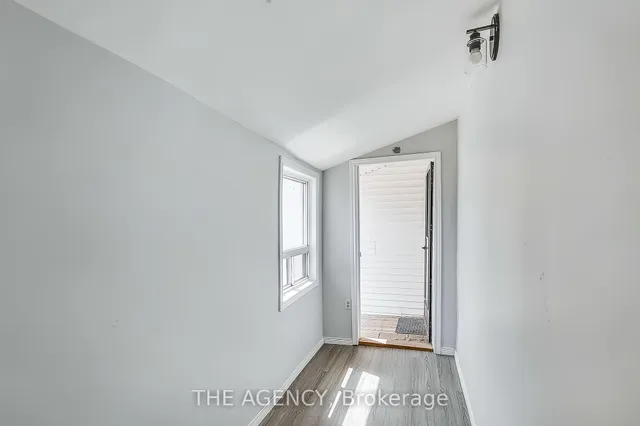 Additional image 17 of 704 Roxborough Ave