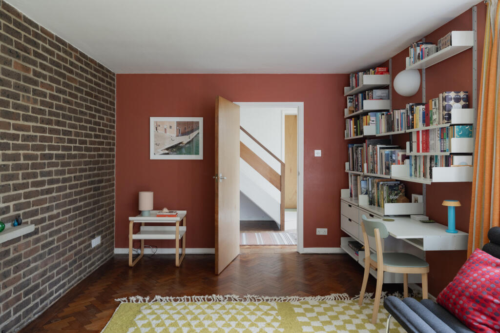 Additional image 8 of The Holdings, The Ryde, Hatfield, Hertfordshire