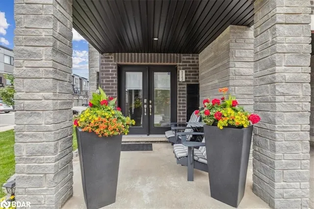 Additional image 4 of 590 North Service Rd Unit 113