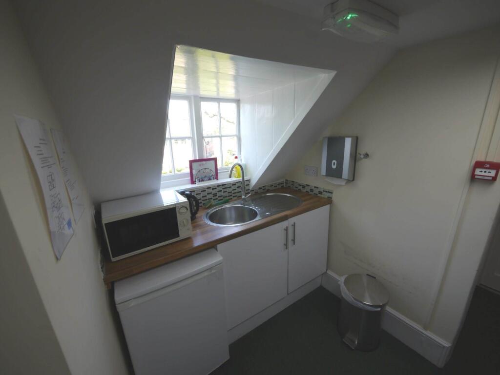 Additional image 22 of Great North Road, Hatfield