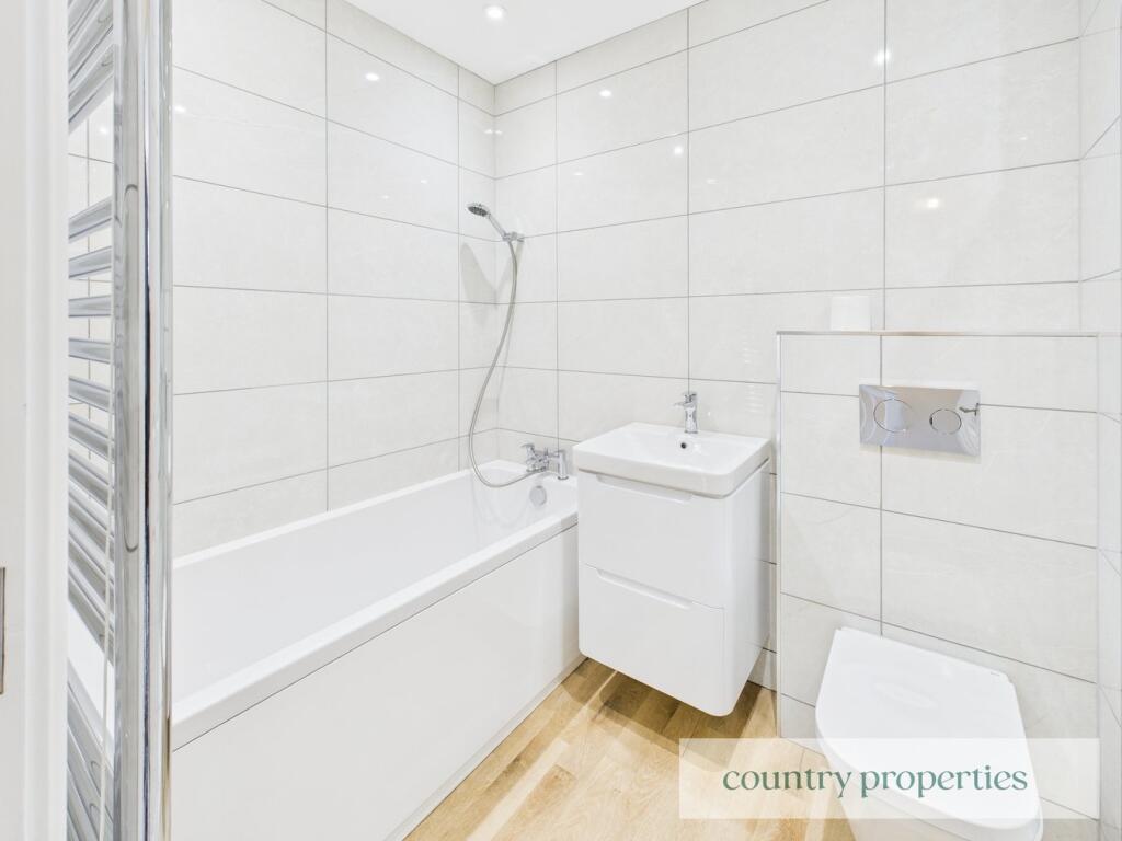 Additional image 13 of Longcroft Gardens, Welwyn Garden City, AL8