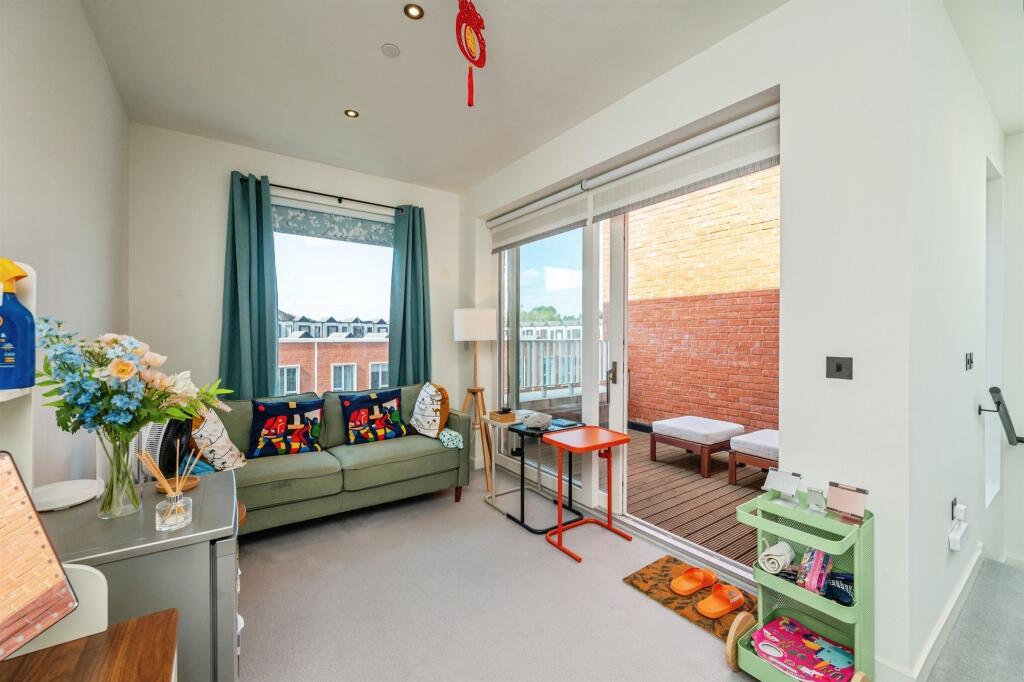 Additional image 2 of South Loop Square, Birmingham