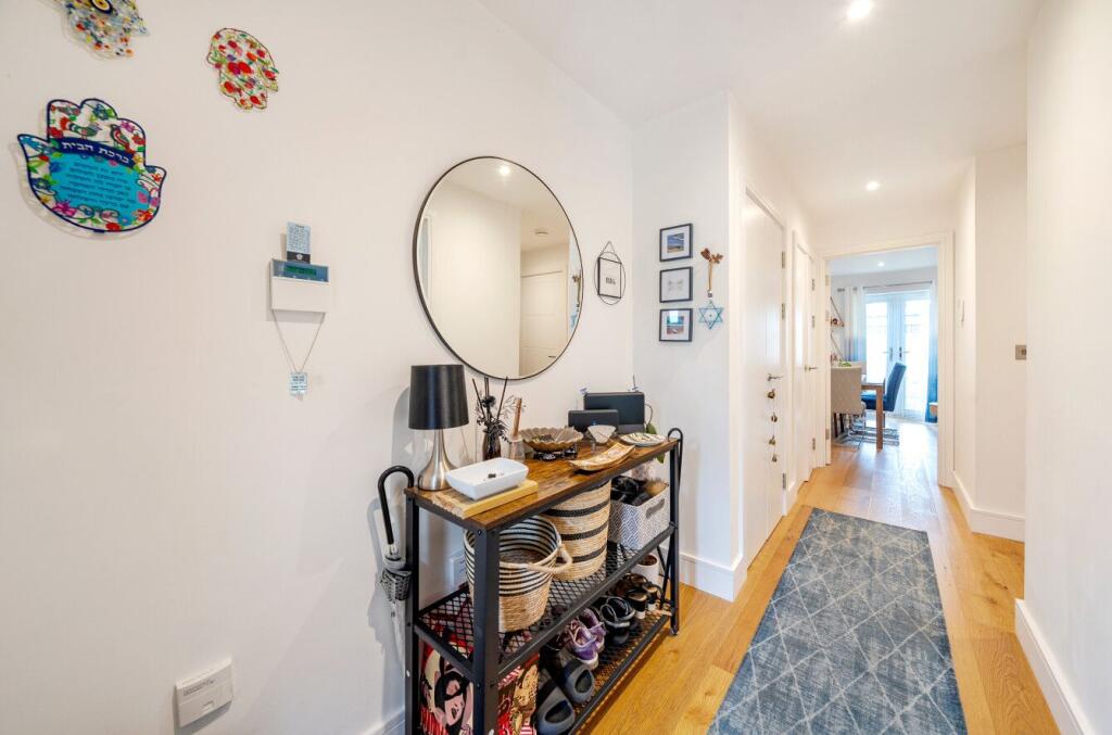 Additional image 23 of Leaside Close, Welwyn Gaden City, AL8