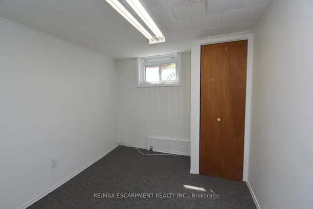 Additional image 32 of 136 Glen Rd