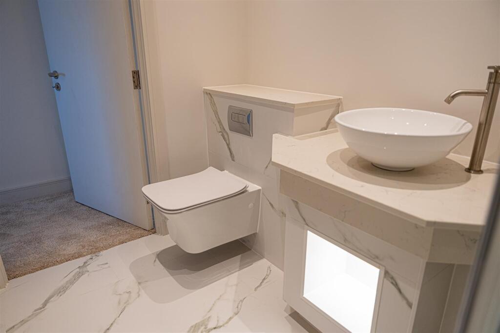 Additional image 16 of 2 Bedroom Penthouse, Waterfront Walk, Birmingham