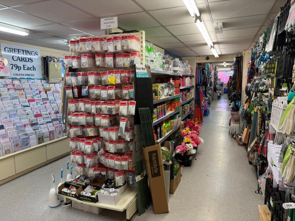 房产图片 6 - 英国伯明翰金斯顿区霍索恩路216号，邮编B44 8PP