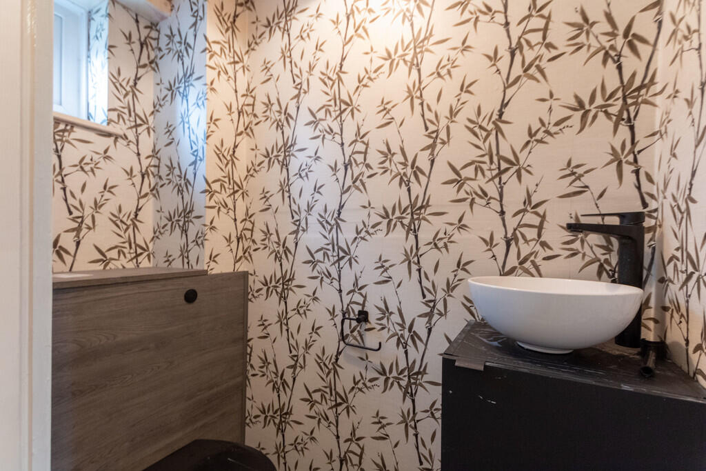 Additional image 12 of Six Acres, Quinton, B32