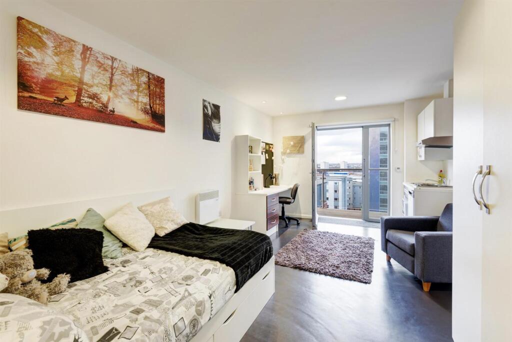 Additional image 8 of Birmingham | Student | September | B4