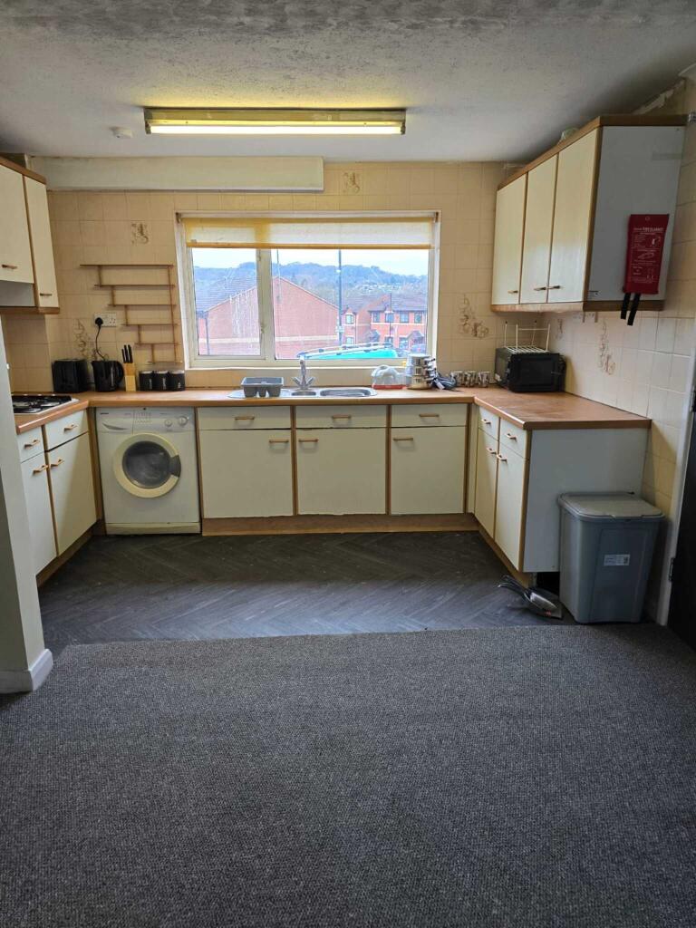 Additional image 4 of 1 X Double room available in Rednal