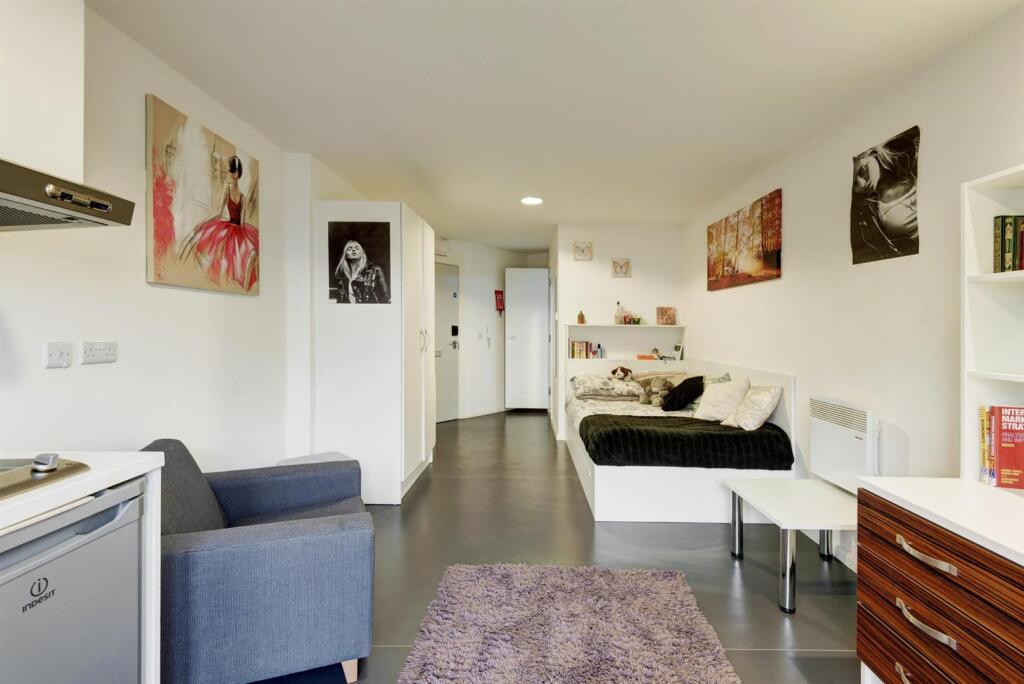 Additional image 11 of Birmingham | Student | September | B4