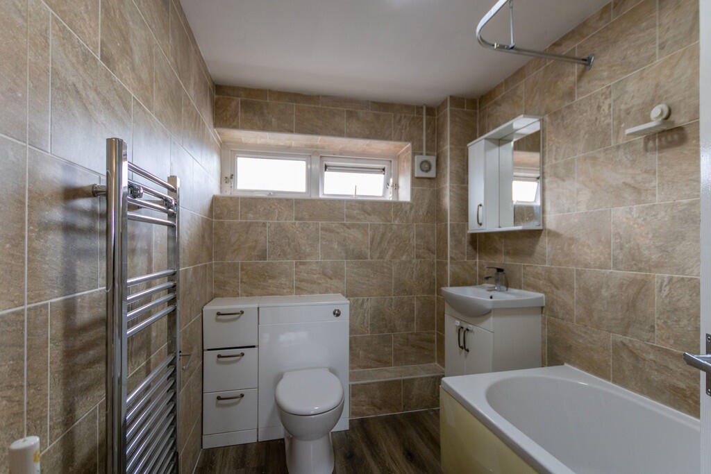 Additional image 11 of Six Acres, Quinton, B32