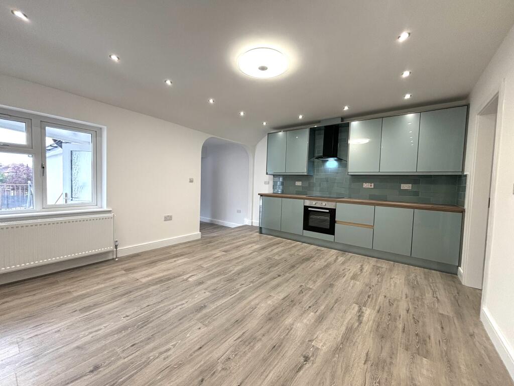 Additional image 3 of Stratford road, Hall Green, B28