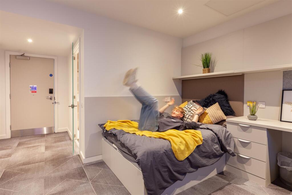 Additional image 40 of Birmingham | Student | September