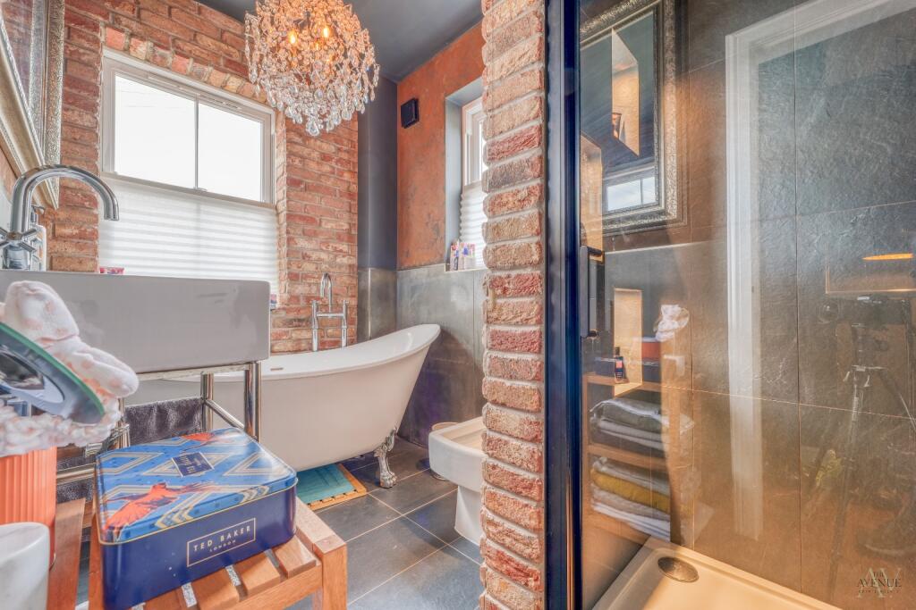 Additional image 24 of Immaculate 3 Bedroom Detached + Study!