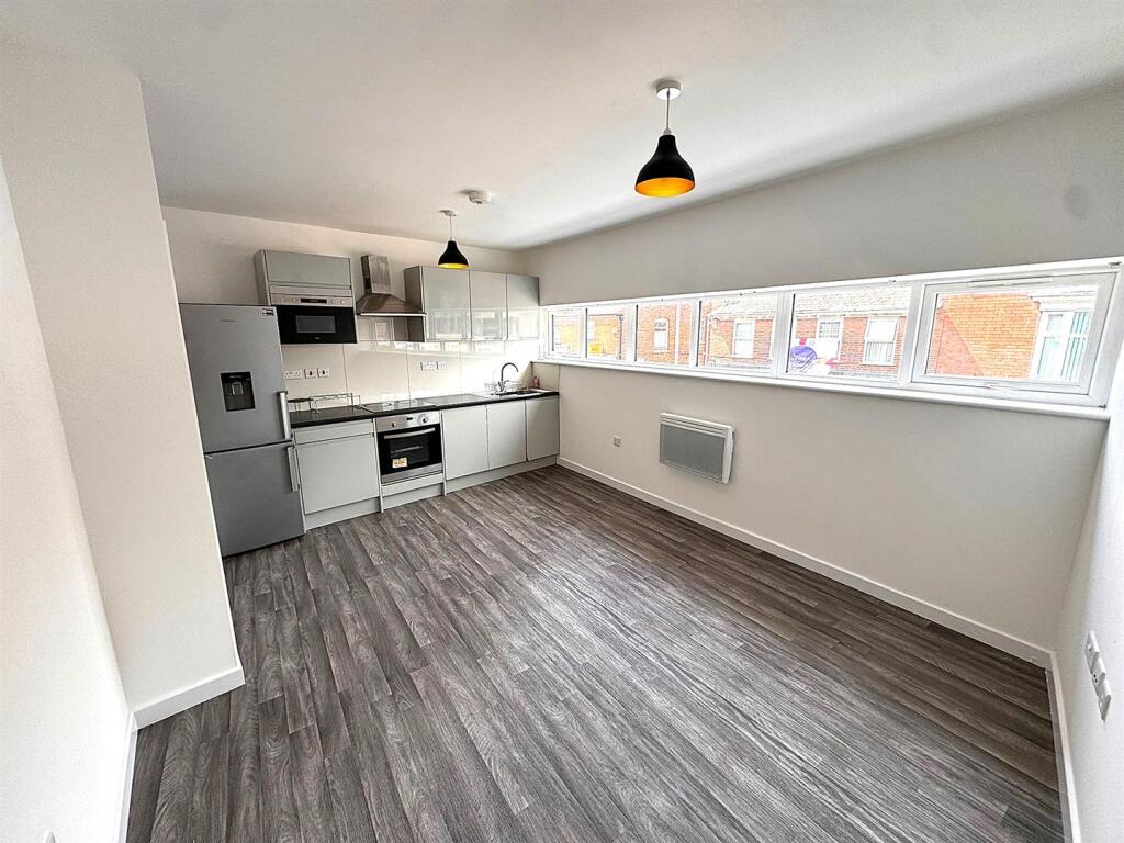 Additional image 3 of Hampton Court 21 High Street, Cradley Heath