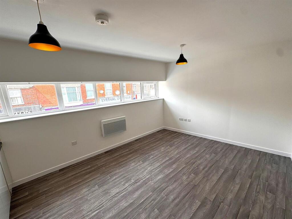 Additional image 4 of Hampton Court 21 High Street, Cradley Heath