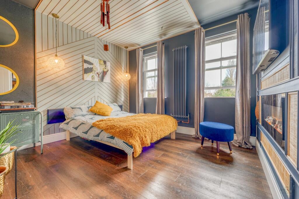 Additional image 16 of Immaculate 3 Bedroom Detached + Study!