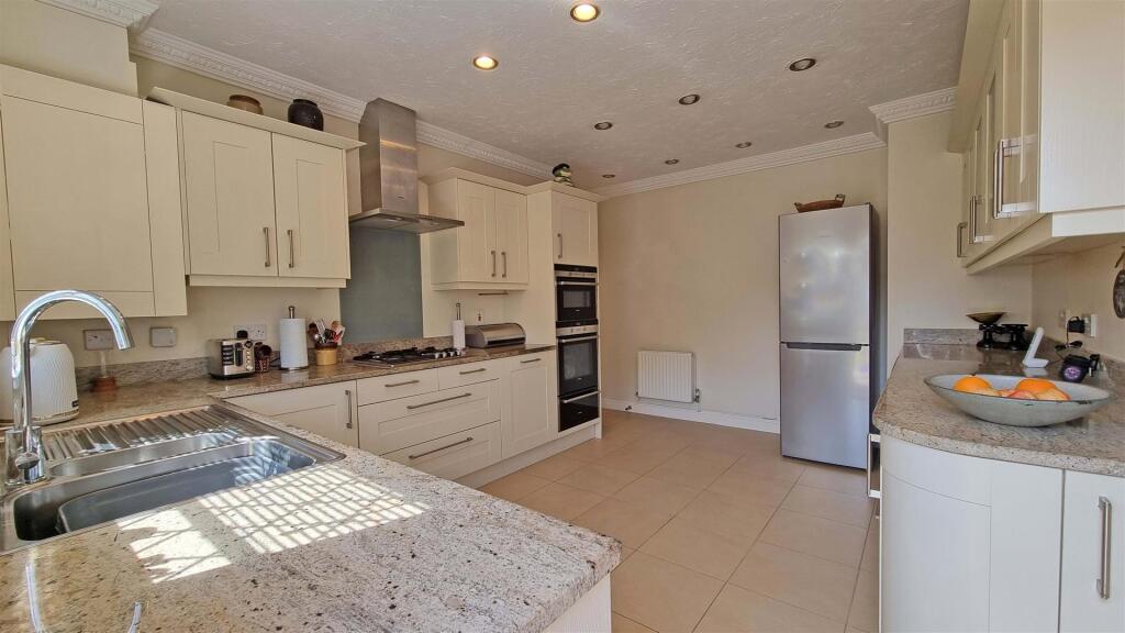 Additional image 9 of Richmond close, Hollywood