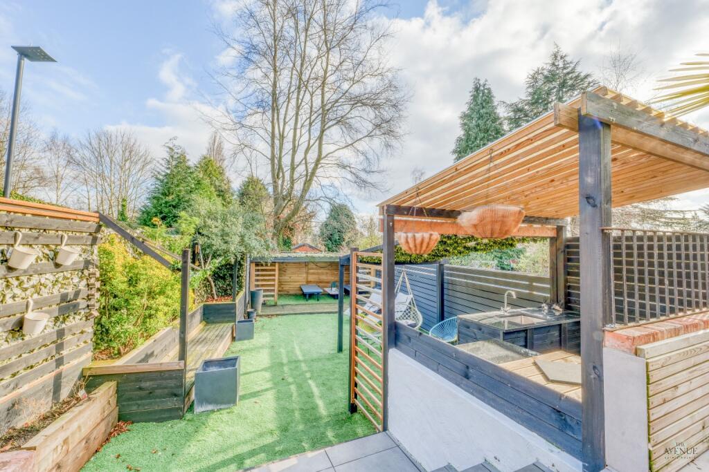 Additional image 28 of Immaculate 3 Bedroom Detached + Study!