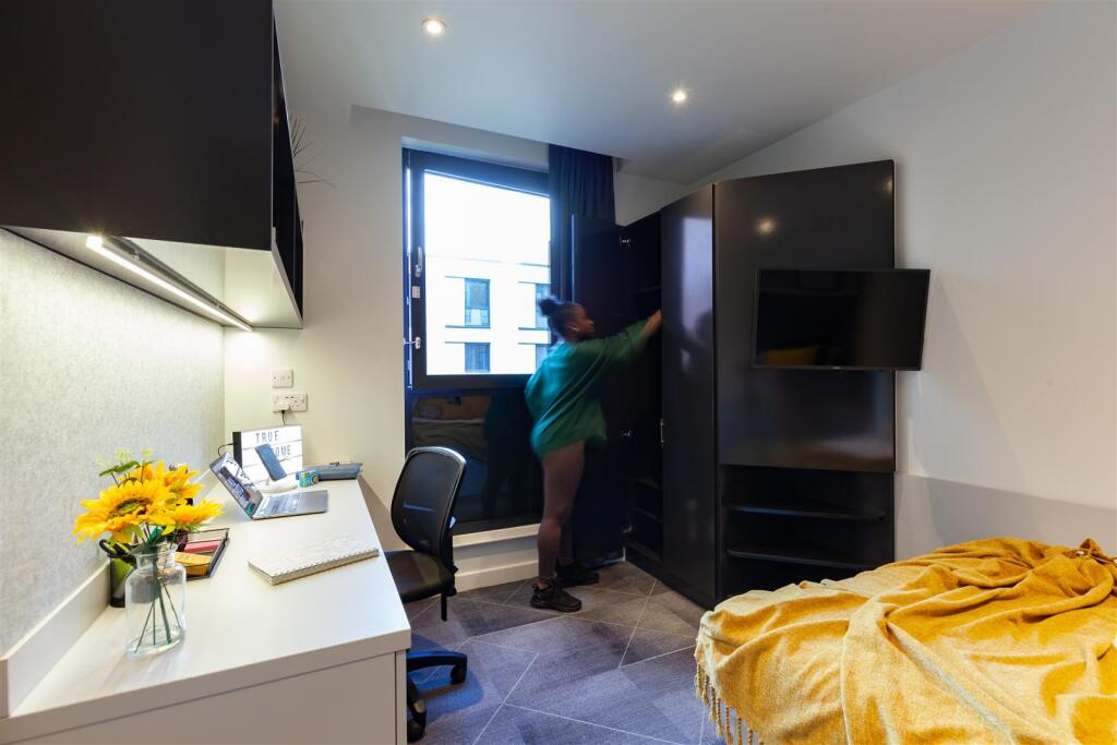 Additional image 40 of Birmingham | Student | September