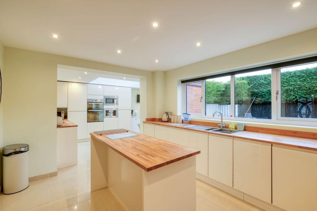 Additional image 3 of Hillview Close, Lickey End, B60