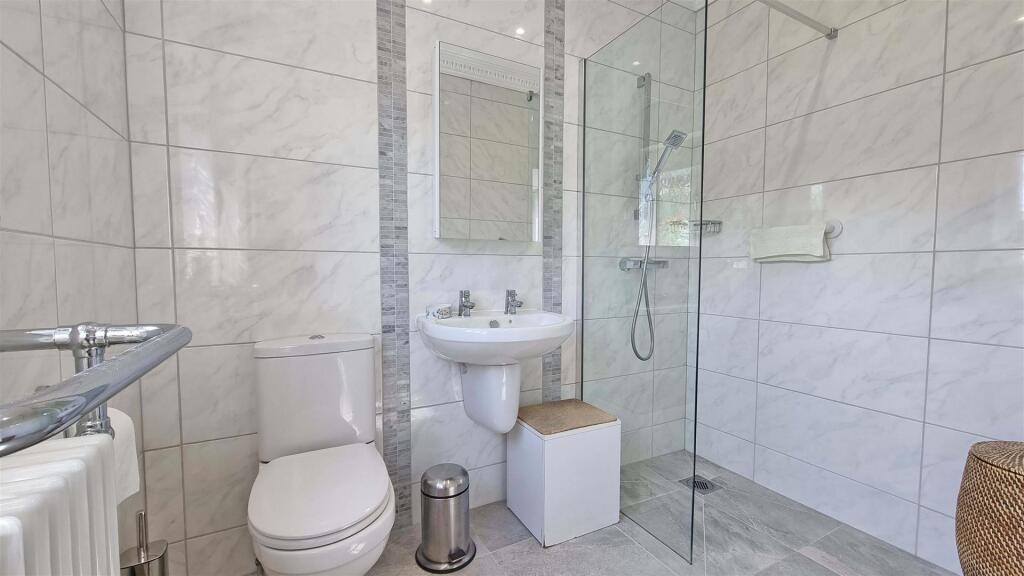 Additional image 11 of Richmond close, Hollywood