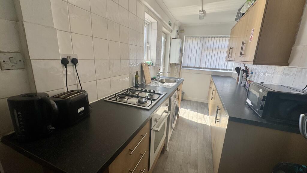 Additional image 2 of Amberley Grove, B6