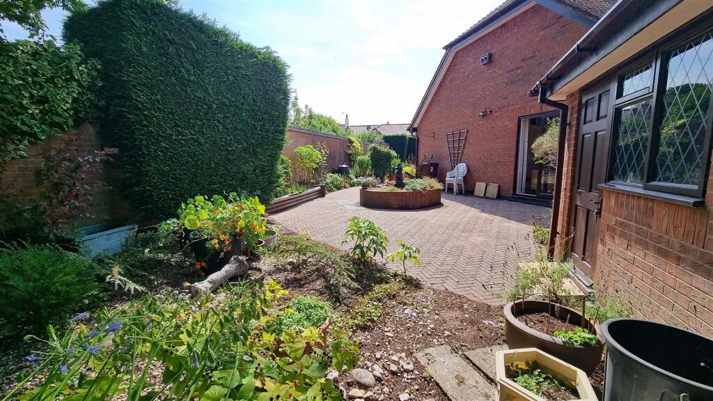 Additional image 18 of Richmond close, Hollywood