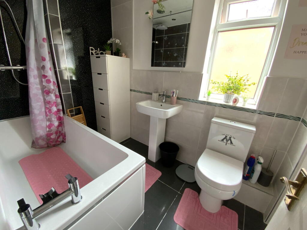 Additional image 8 of CRADLEY HEATH, Bramble Close