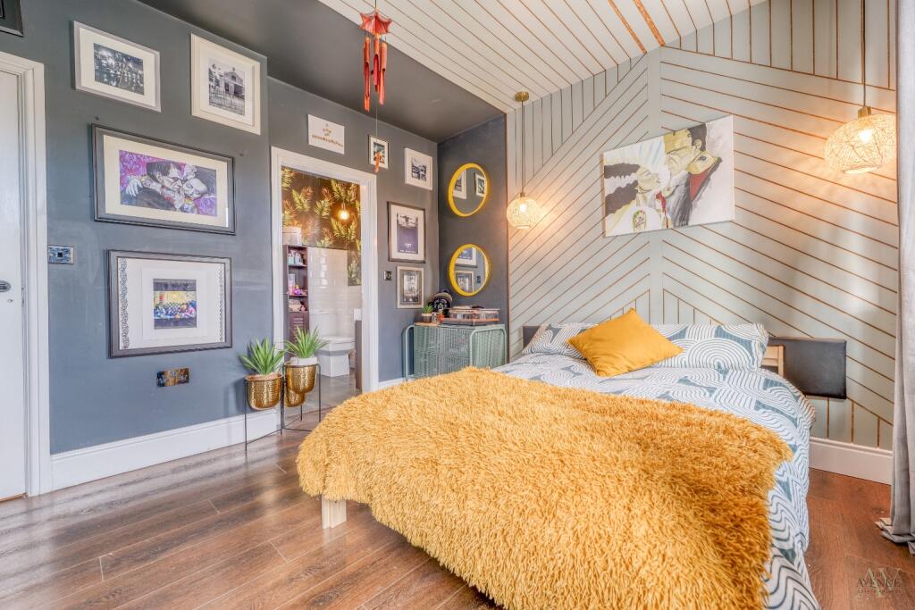 Additional image 18 of Immaculate 3 Bedroom Detached + Study!