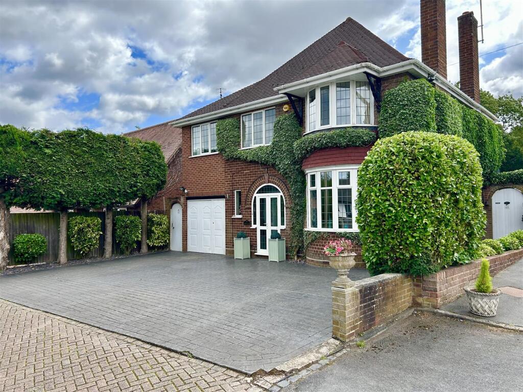 Additional image 38 of Manor Way, Halesowen