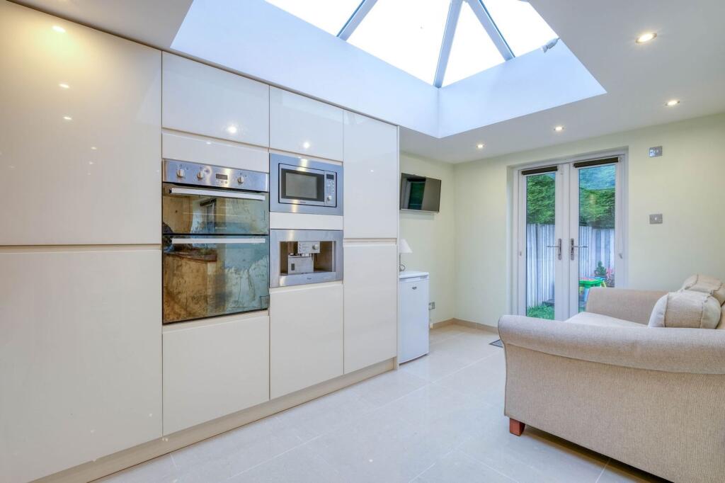 Additional image 19 of Hillview Close, Lickey End, B60