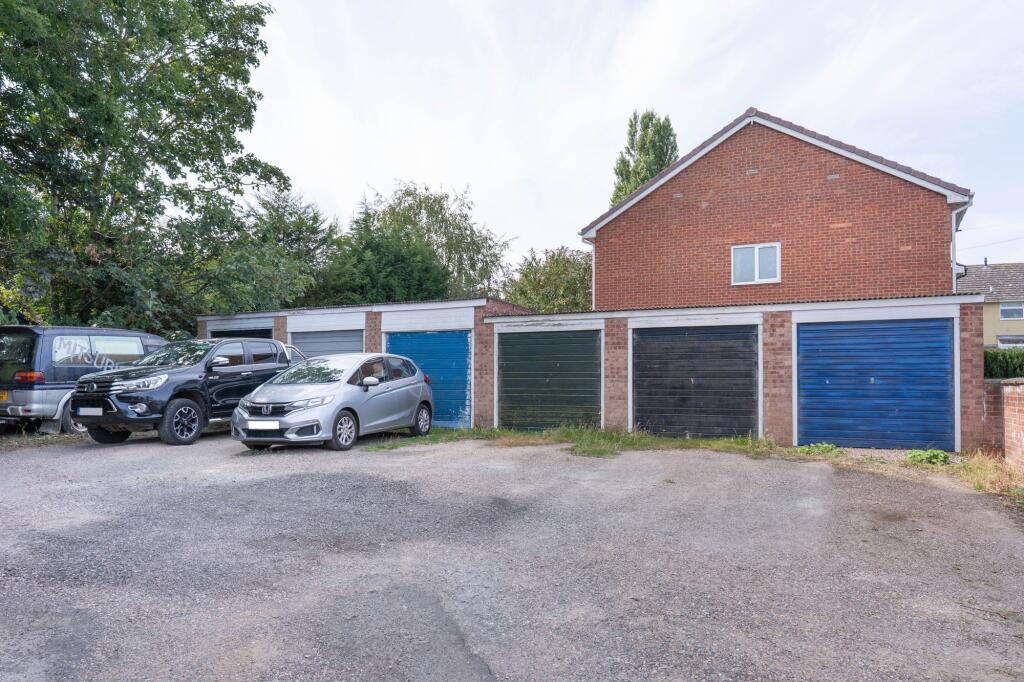 Additional image 12 of Robins Hill Drive, Alvechurch, B48