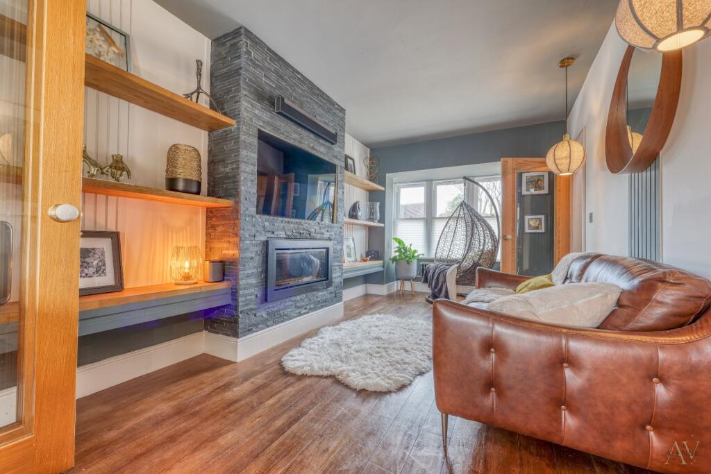 Additional image 12 of Immaculate 3 Bedroom Detached + Study!