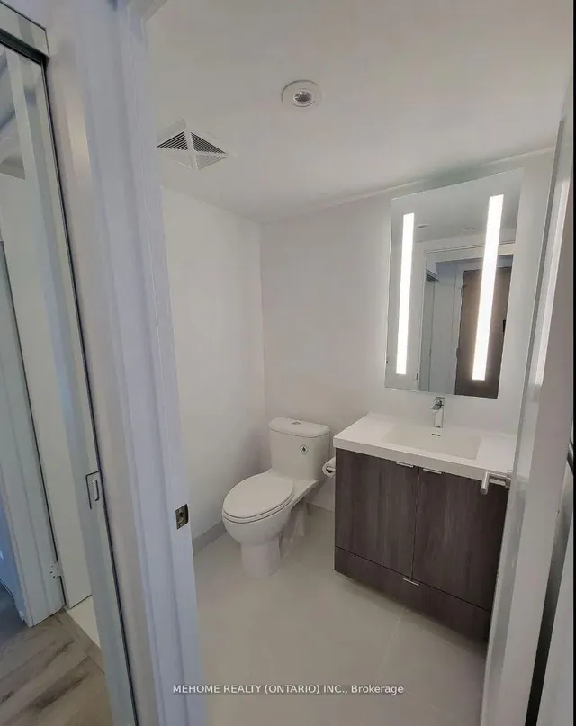 Additional image 3 of 585 Bloor St Unit 2324