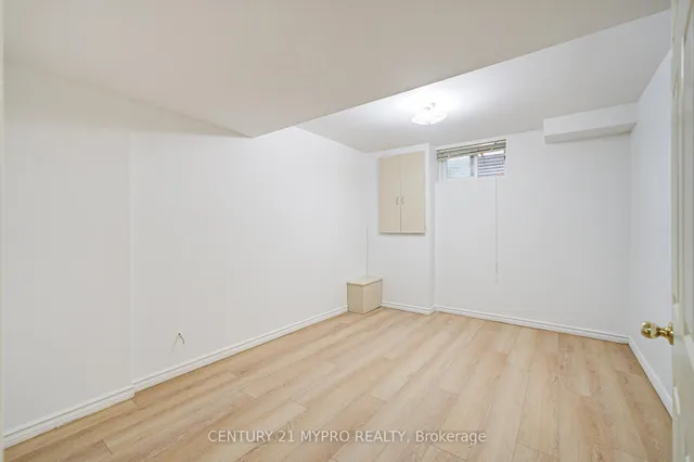 Additional image 32 of 27 Dalbret Cres