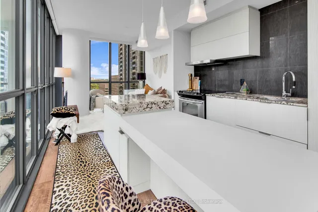 Additional image 6 of 101 Charles St Unit 2406