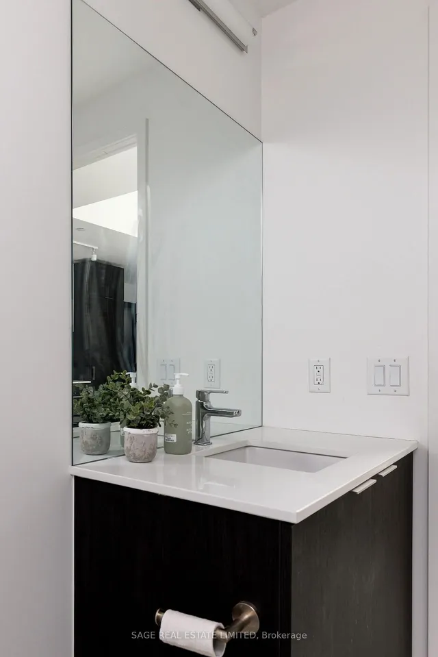 Additional image 23 of 158 Front St Unit 2210