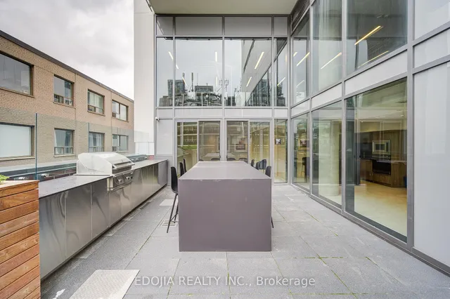 Additional image 26 of 81 Wellesley St Unit 1407